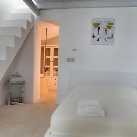 Elegant Santorini House Graceful Caldera View-outdoor Hot Tub Oia Villa