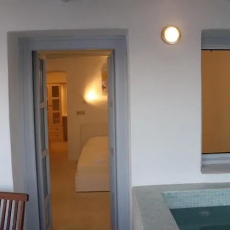 Elegant Santorini House Graceful Caldera View-outdoor Hot Tub Oia *
